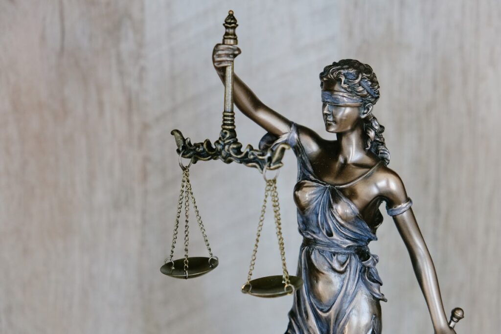 Tribunal et justice